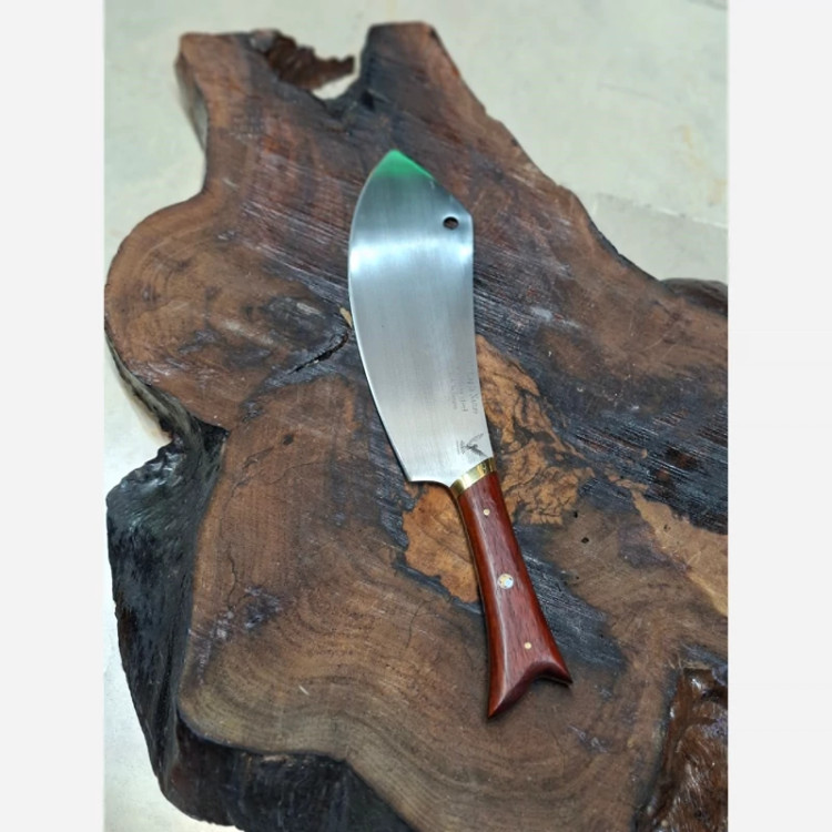 ساطور طرح ماهی کشیده دسته چوبی