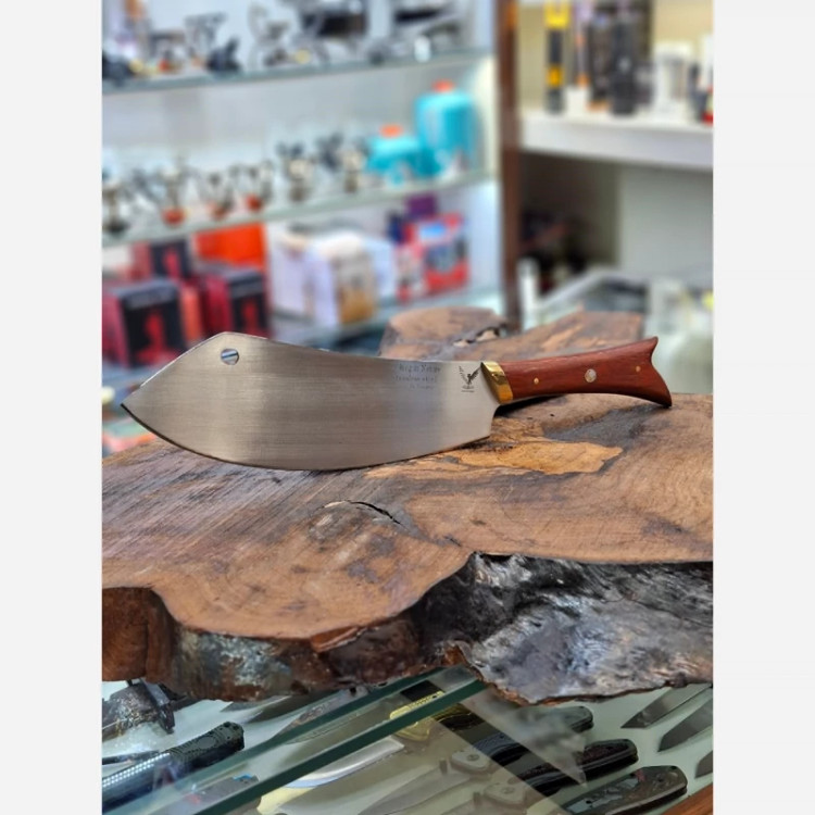 ساطور طرح ماهی کشیده دسته چوبی